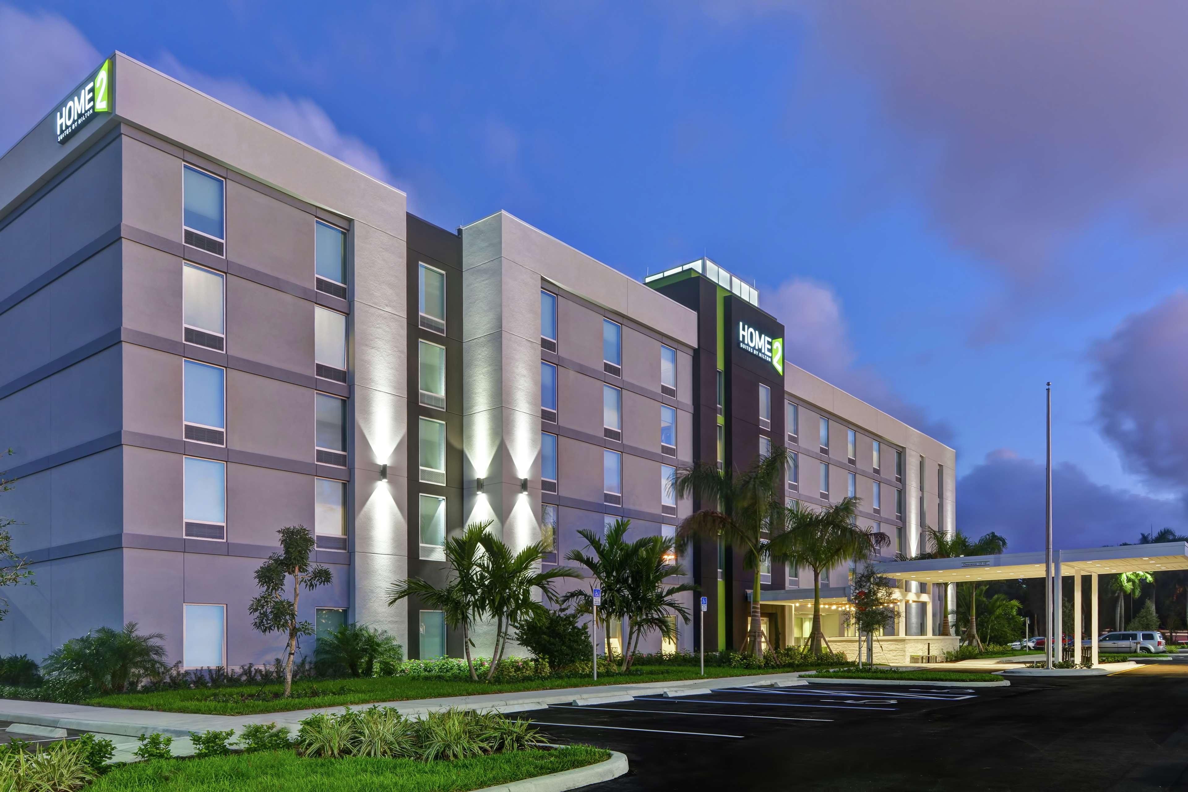 Home2 Suites By Hilton West Palm Beach Airport Cloud Lake Exterior foto