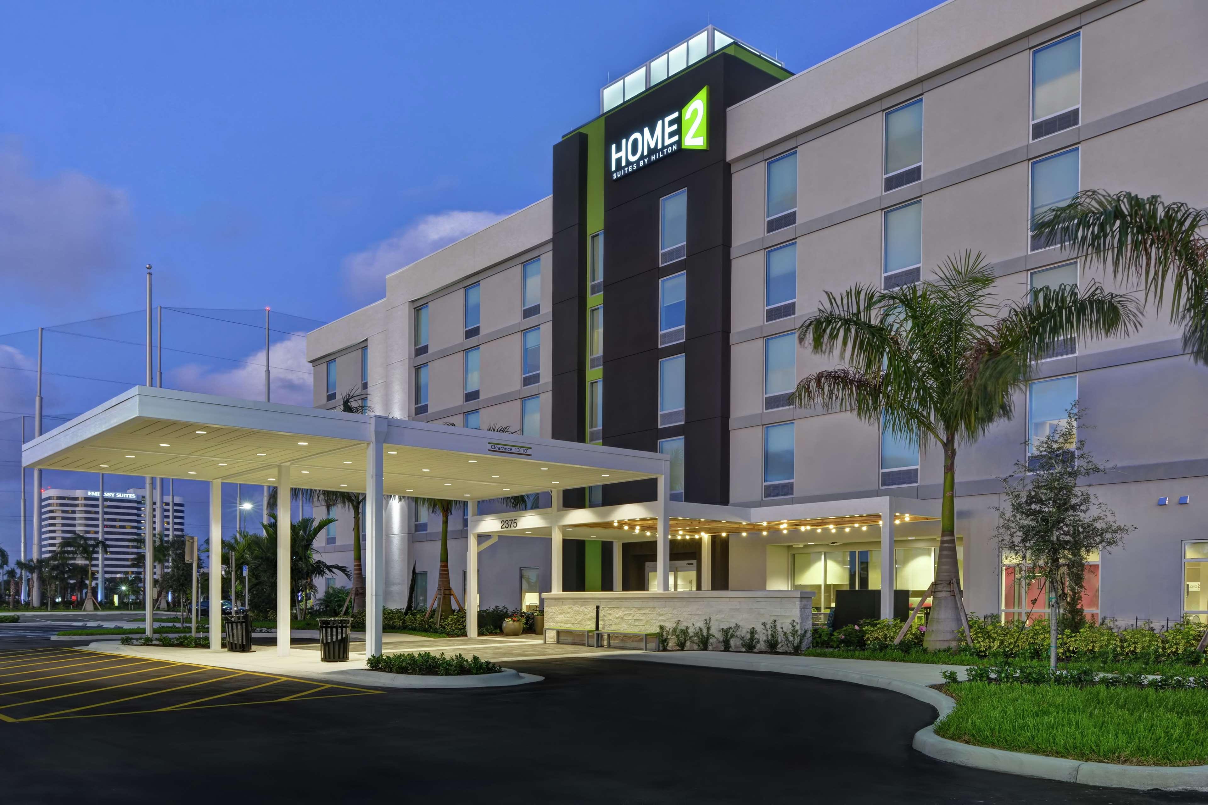 Home2 Suites By Hilton West Palm Beach Airport Cloud Lake Exterior foto