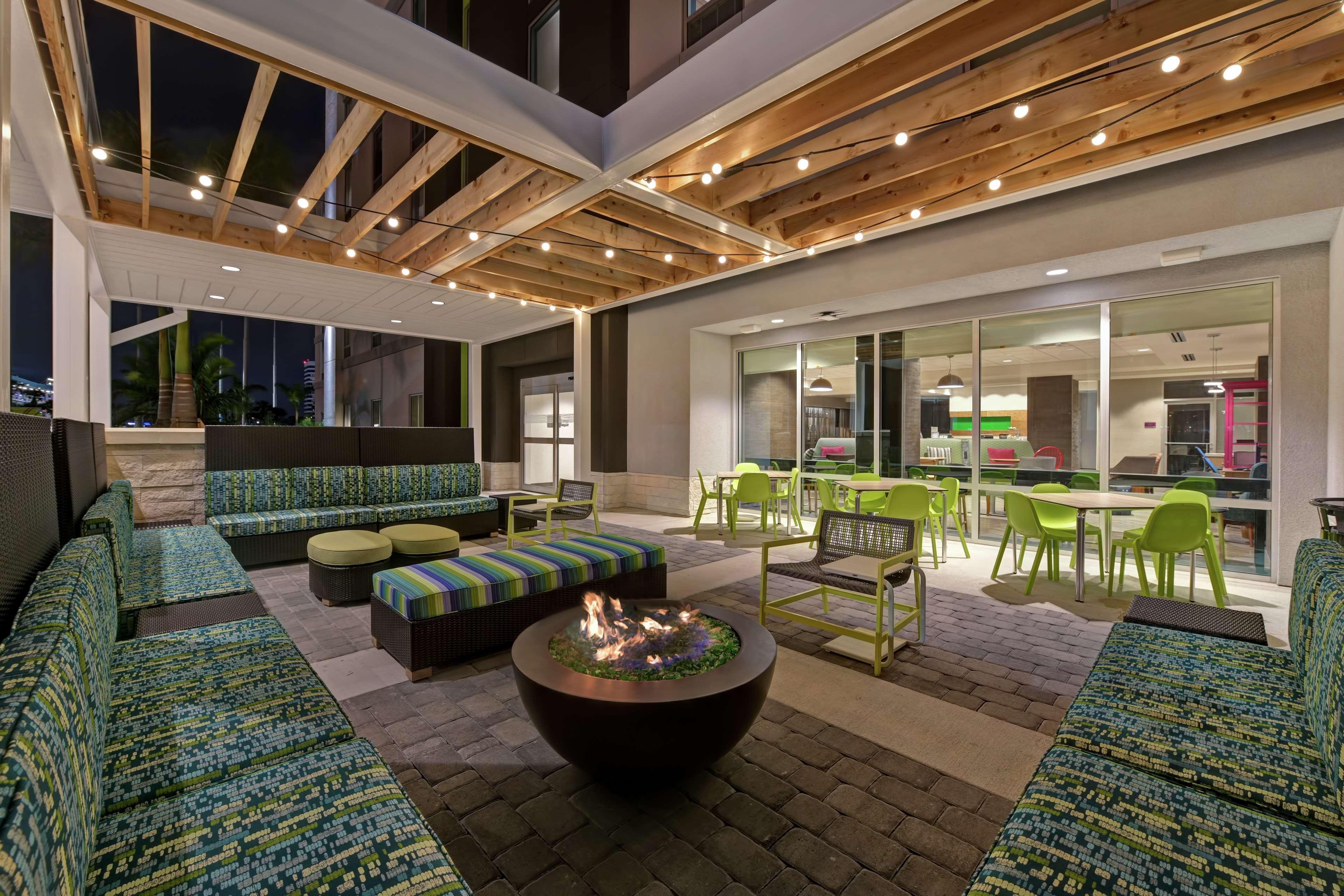 Home2 Suites By Hilton West Palm Beach Airport Cloud Lake Exterior foto