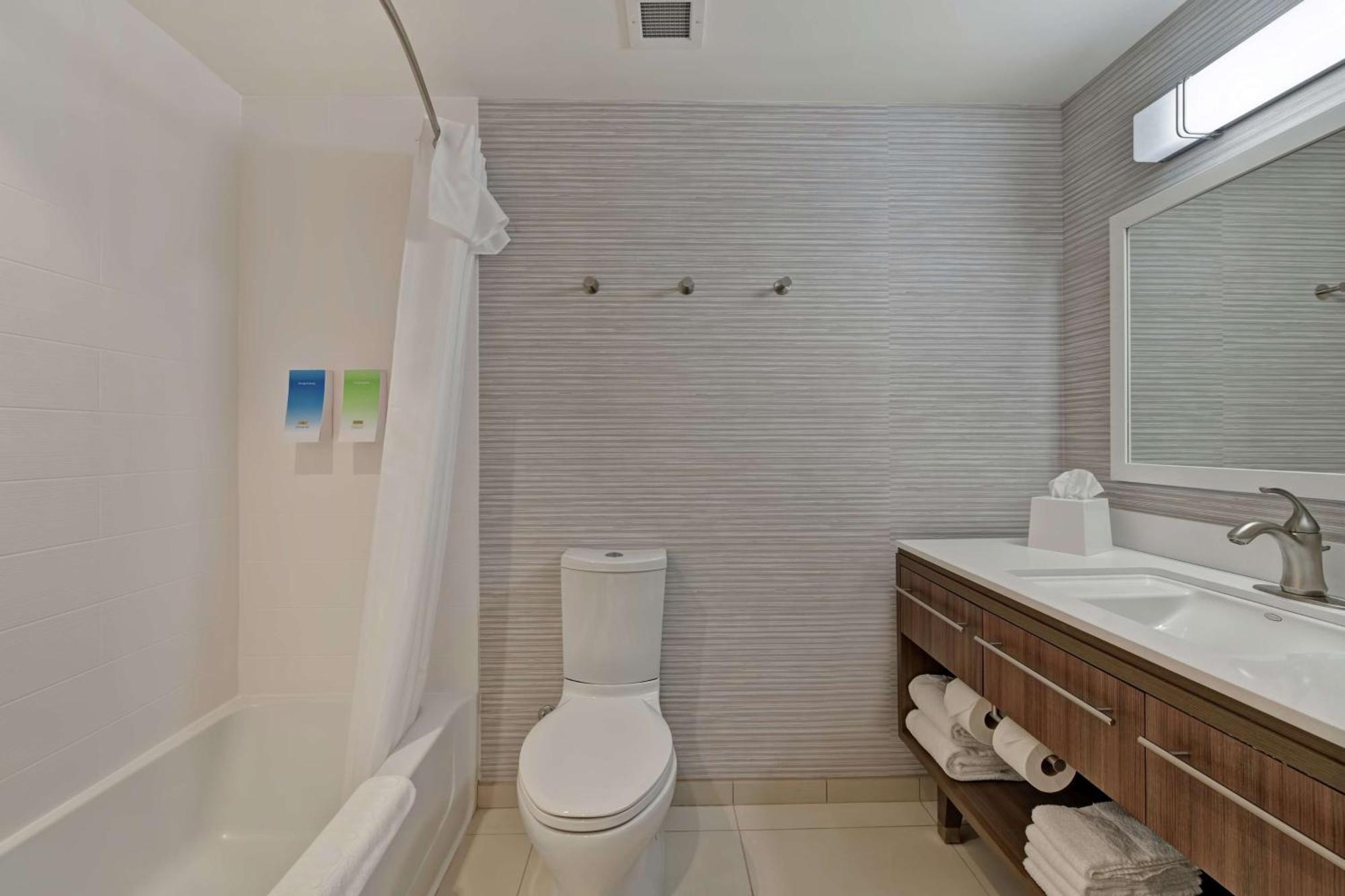 Home2 Suites By Hilton West Palm Beach Airport Cloud Lake Exterior foto